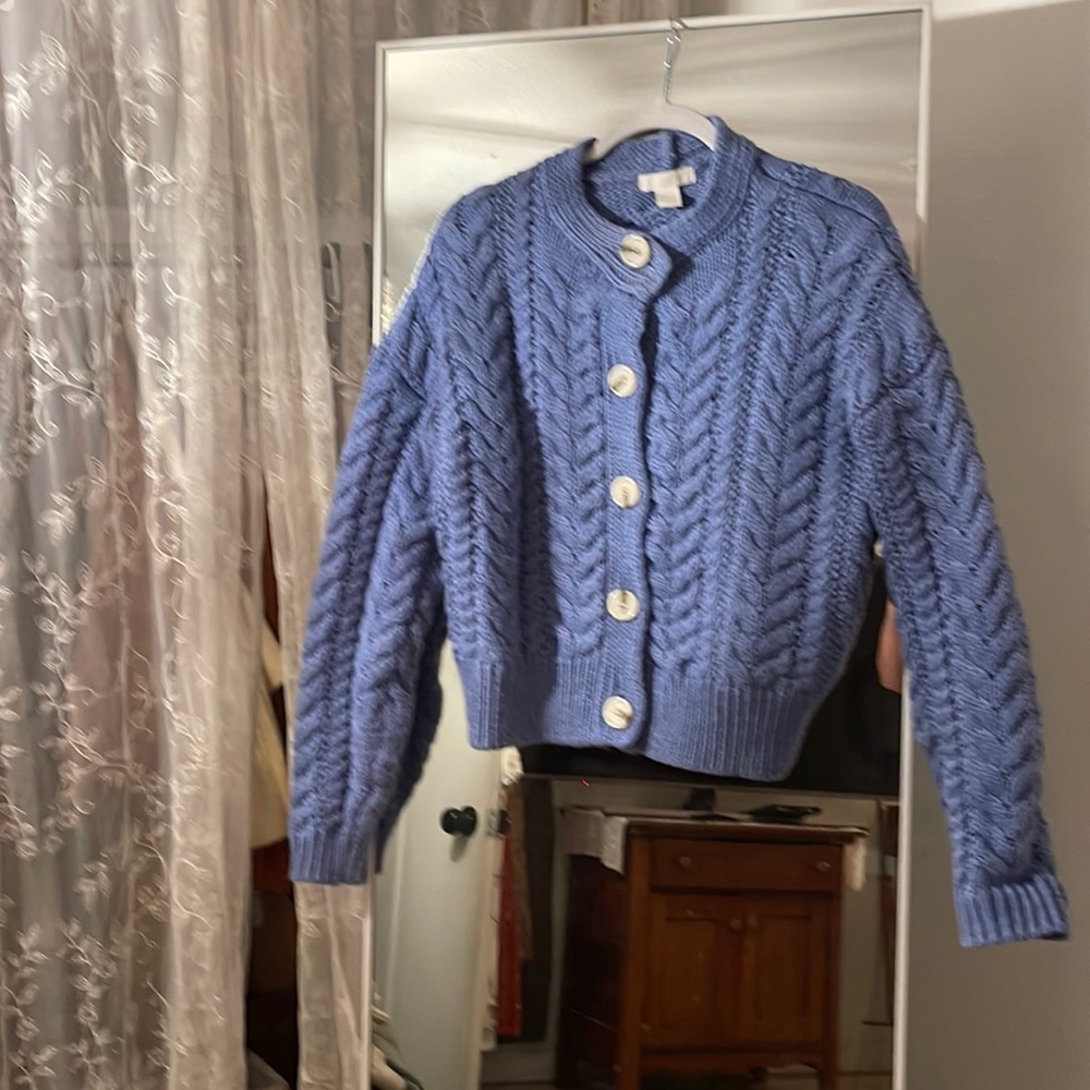 Cable knit periwinkle crop sweater